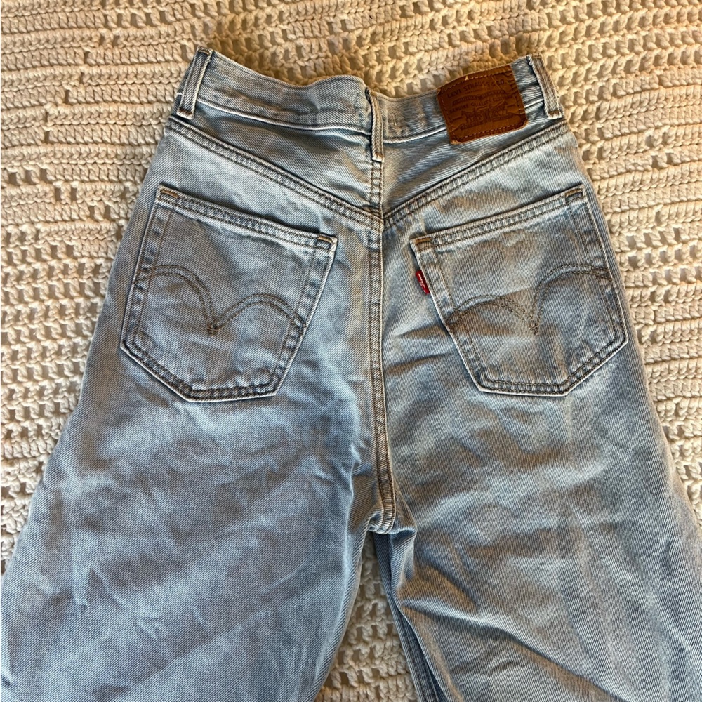 Levi’s HIGH LOOSE light-wash jeans